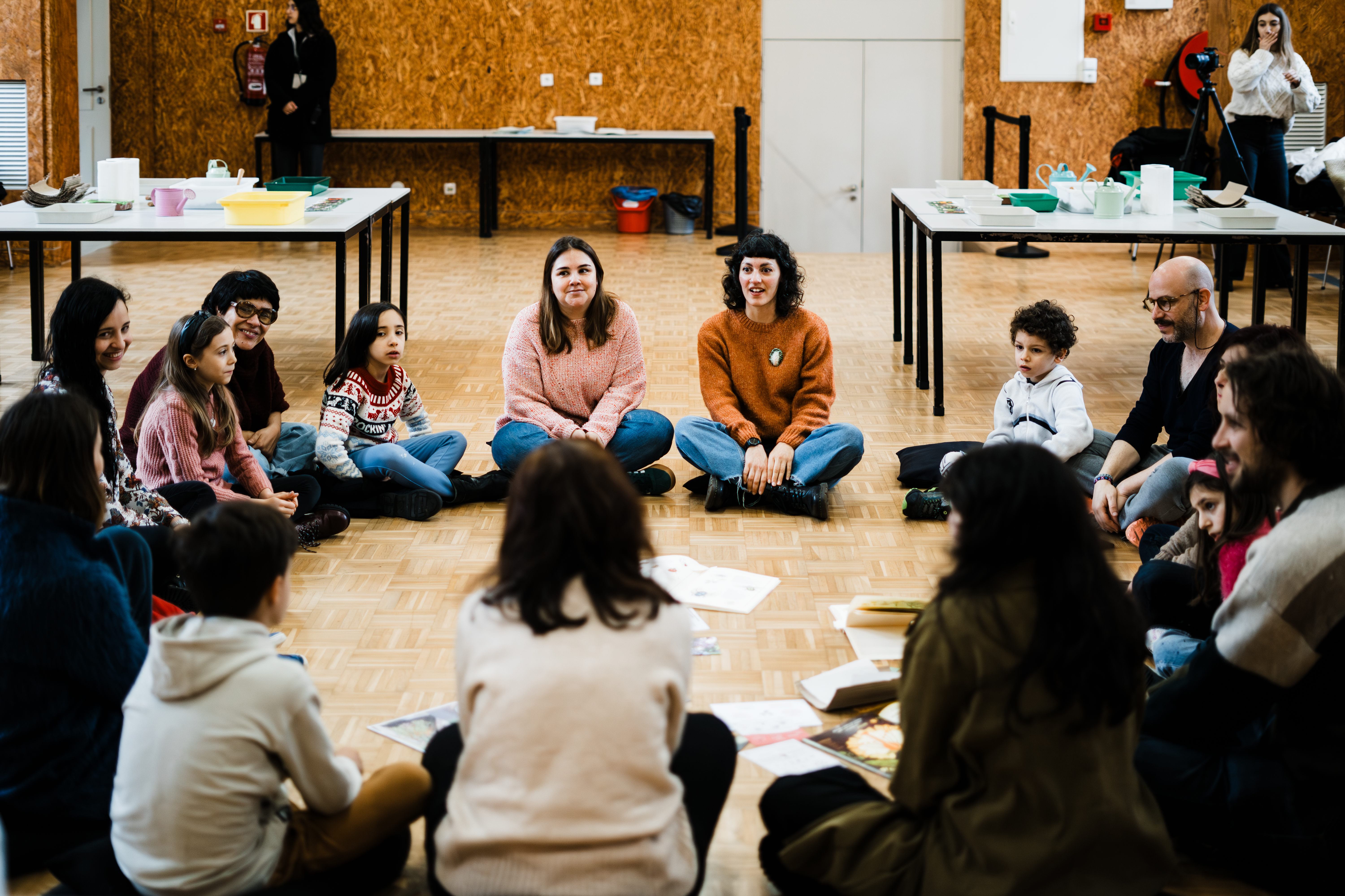 <p><strong>A Arte é um Fenómeno</strong></p><p>Papel que floresce</p>