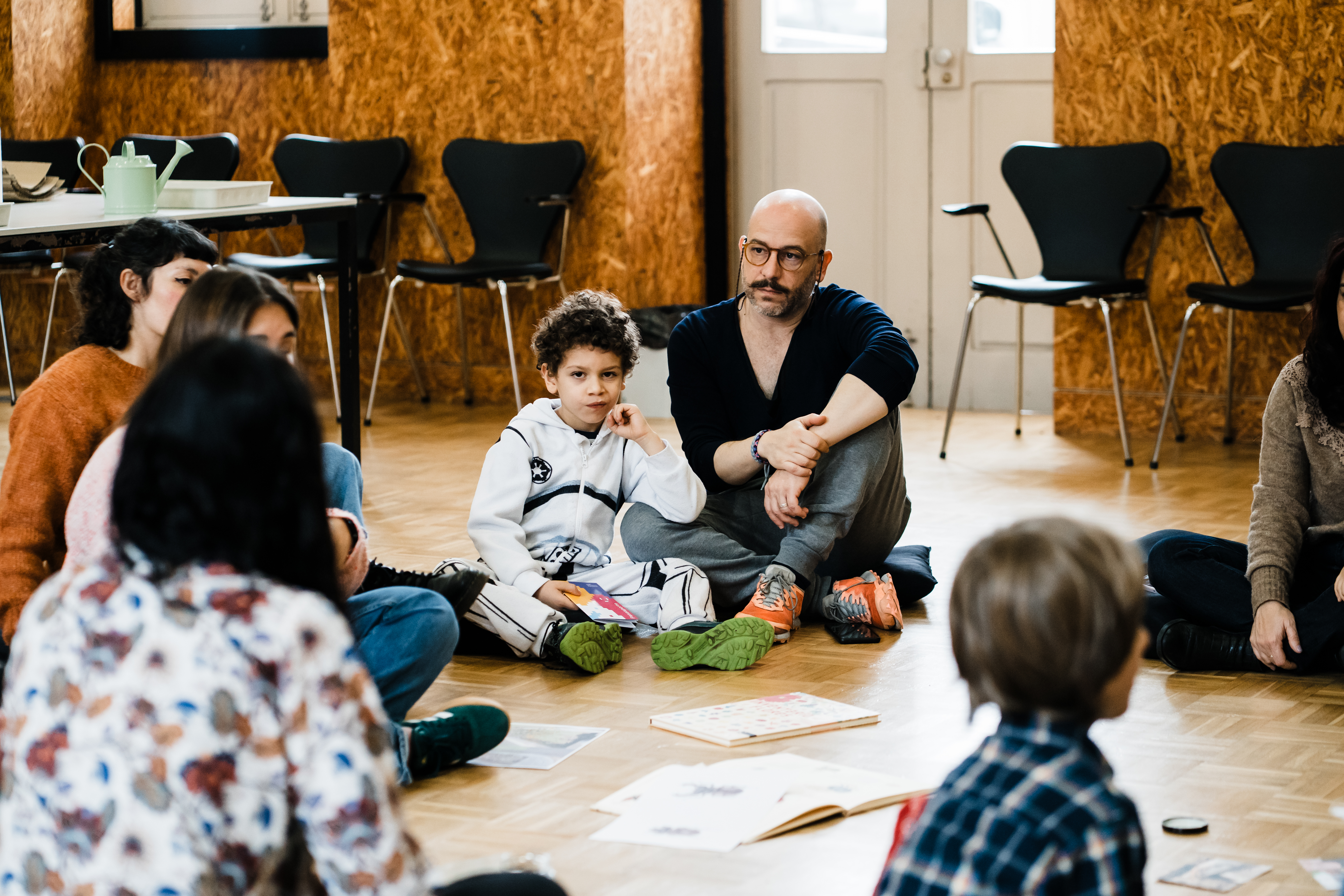 <h1><strong>Continuar abril</strong></h1><p>Na televisão e com as crianças&nbsp;</p>