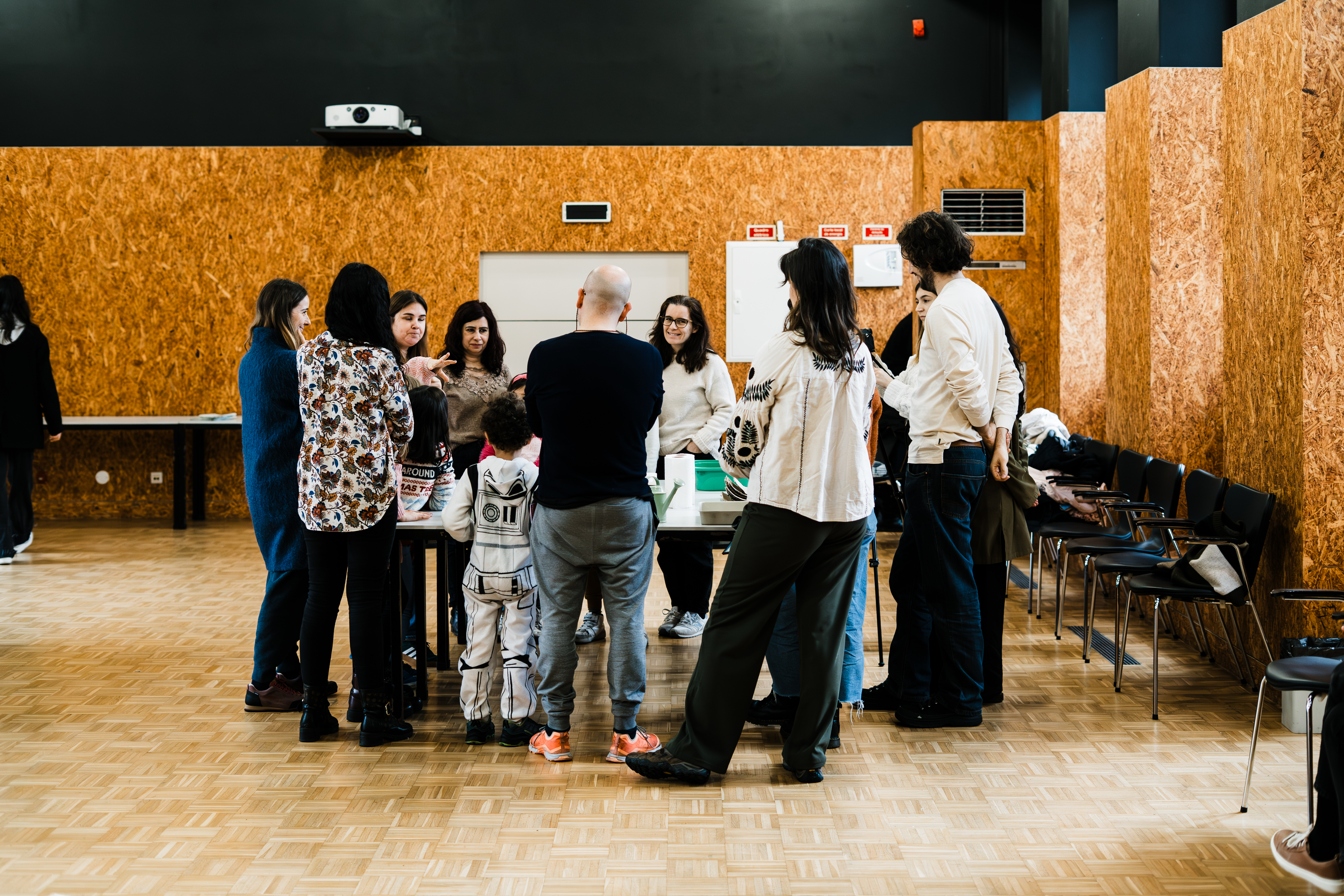 <h1><strong>Estação de Experimentação</strong></h1><p>A Arte é um fenómeno: Semear cores</p>